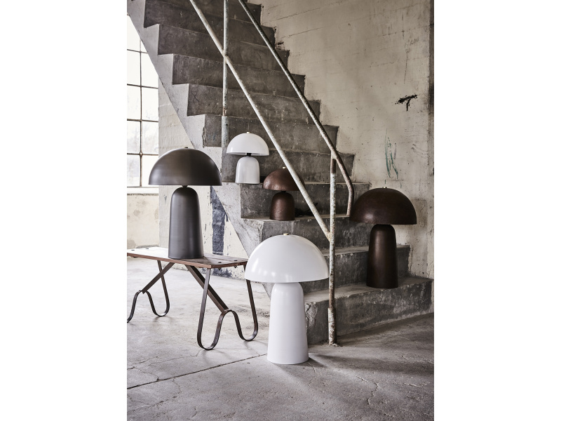 Inrednings bild på Bordslampa Fungi L, brun. Inrednings bild på Bordslampa Fungi L, brun.