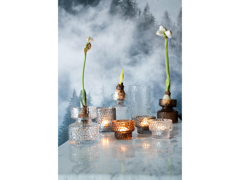 Bild på Lökvas Dotti 10x12 i färgen klar tillverkad av Glas från Wikholm Form. Inspirations bild på Lökvas Dotti 10x12 i färgen klar tillverkad av Glas från Wikholm Form.