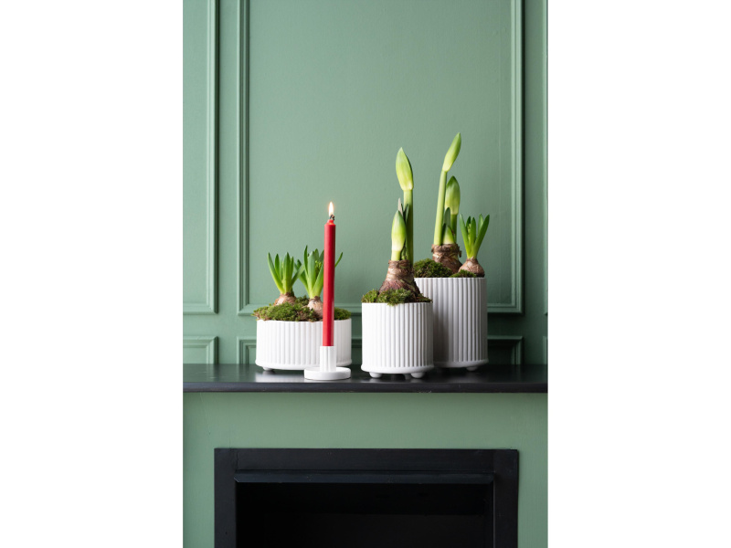 Bild på Kruka Julianne Vit 14x15 i färgen vit tillverkad av Dolomit från Wikholm Form.