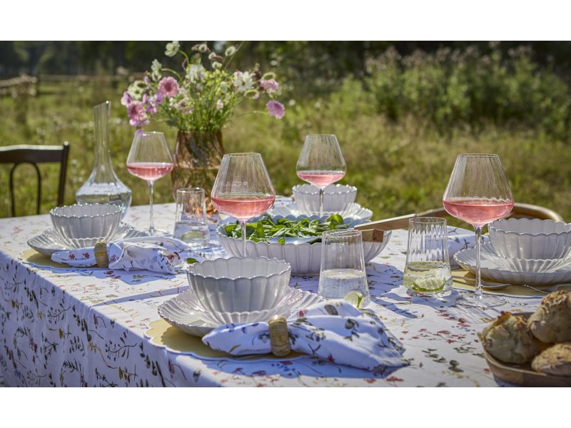 Bild på Karaff Nomi Klar i färgen klar tillverkad av Glas från Affari of sweden.