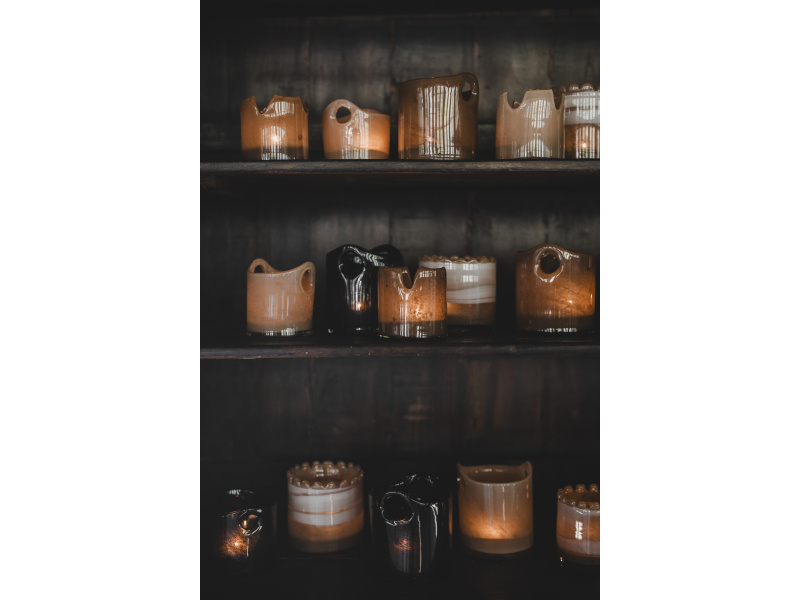 Produktbild på Ljuslykta Dolce Beige 12x14 i färgen beige tillverkad av Glas från Jakobsdals.