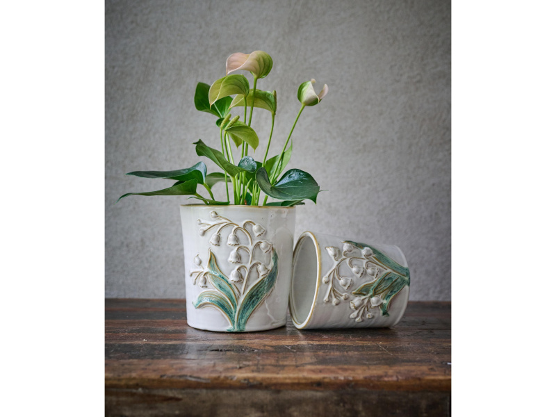 Inspirations bild på Kruka Olivia Vit/Grön 14x14 i färgen vit/grön tillverkad av Stengods från Wikholm form. Inspirerande bild på Kruka Olivia Vit/Grön 14x14 i färgen vit/grön tillverkad av Stengods från Wikholm form.