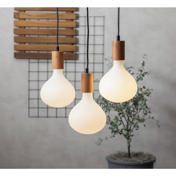 22-00596 Sladdställ E27 Slim Svart textil Miljöbild mot vit bakgrund.