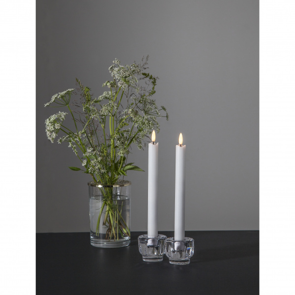 Led antikljus med blommor Led antikljus med blommor.