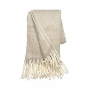 Inspirations bild på Filt Mathea i färgen Alpaca från Cozy living.