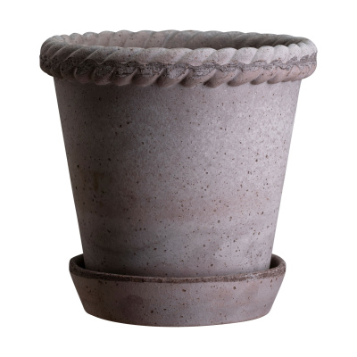 Inrednings bild på Kruka Emilia Grå 16x16 i färgen grå tillverkad av Terrakotta från Bergs Potter. Bild på Kruka Emilia Grå 16x16 i färgen grå tillverkad av Terrakotta från Bergs Potter.
