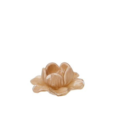 Inrednings bild på Dekoration Flor Beige 11x5 i färgen beige tillverkad av Glas från Wikholm form. Produktbild på Dekoration Flor Beige 11x5 i färgen beige tillverkad av Glas från Wikholm form.