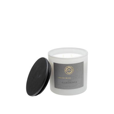 Produktbild på DoftLjus Yasu 48h Green Gardenia i färgen vit tillverkad av Sojavax och Glas från Wikholm Form. Produktbild på DoftLjus Yasu 48h Green Gardenia i färgen vit tillverkad av Sojavax och Glas från Wikholm Form.