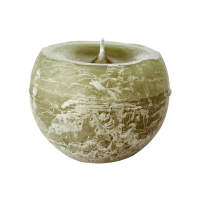 Bild på Klotljus Cote Nord Ø8x6 Mossgrön i färgen mossgrön tillverkad av Paraffin från Affari of Sweden. Inrednings bild på Klotljus Cote Nord Ø8x6 Mossgrön i färgen mossgrön tillverkad av Paraffin från Affari of Sweden.