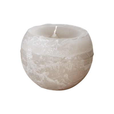 Inrednings bild på Klotljus Cote Nord Ø8x6 Ljusgrå i färgen ljusgrå tillverkad av Paraffin från Affari of Sweden. Inrednings bild på Klotljus Cote Nord Ø8x6 Ljusgrå i färgen ljusgrå tillverkad av Paraffin från Affari of Sweden.