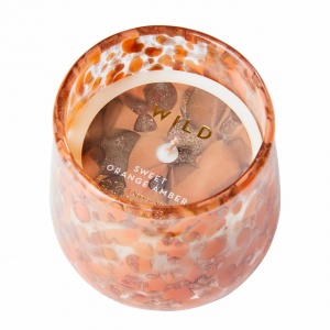 Doftljus Sweet Orange & Amber Frilagd  mot vit bakgrund.